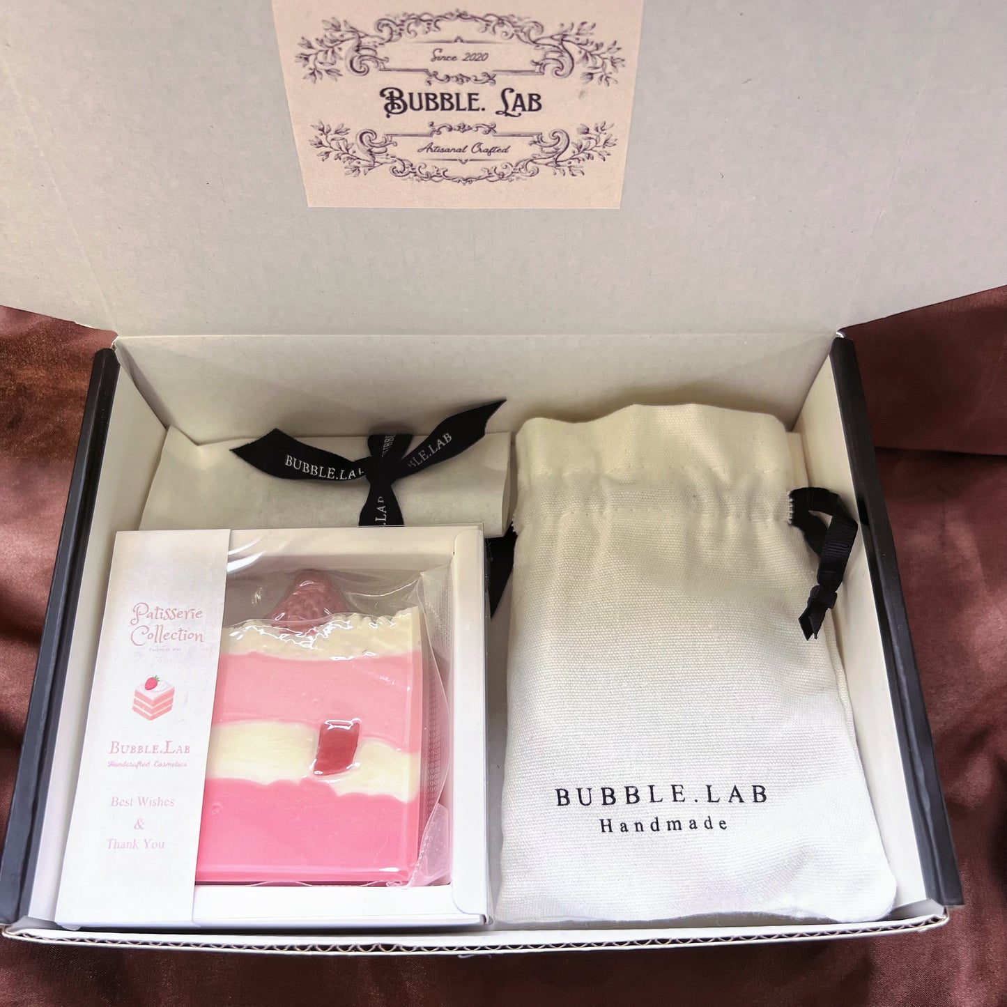Strawberry Cake Gift box(2 Main Items)