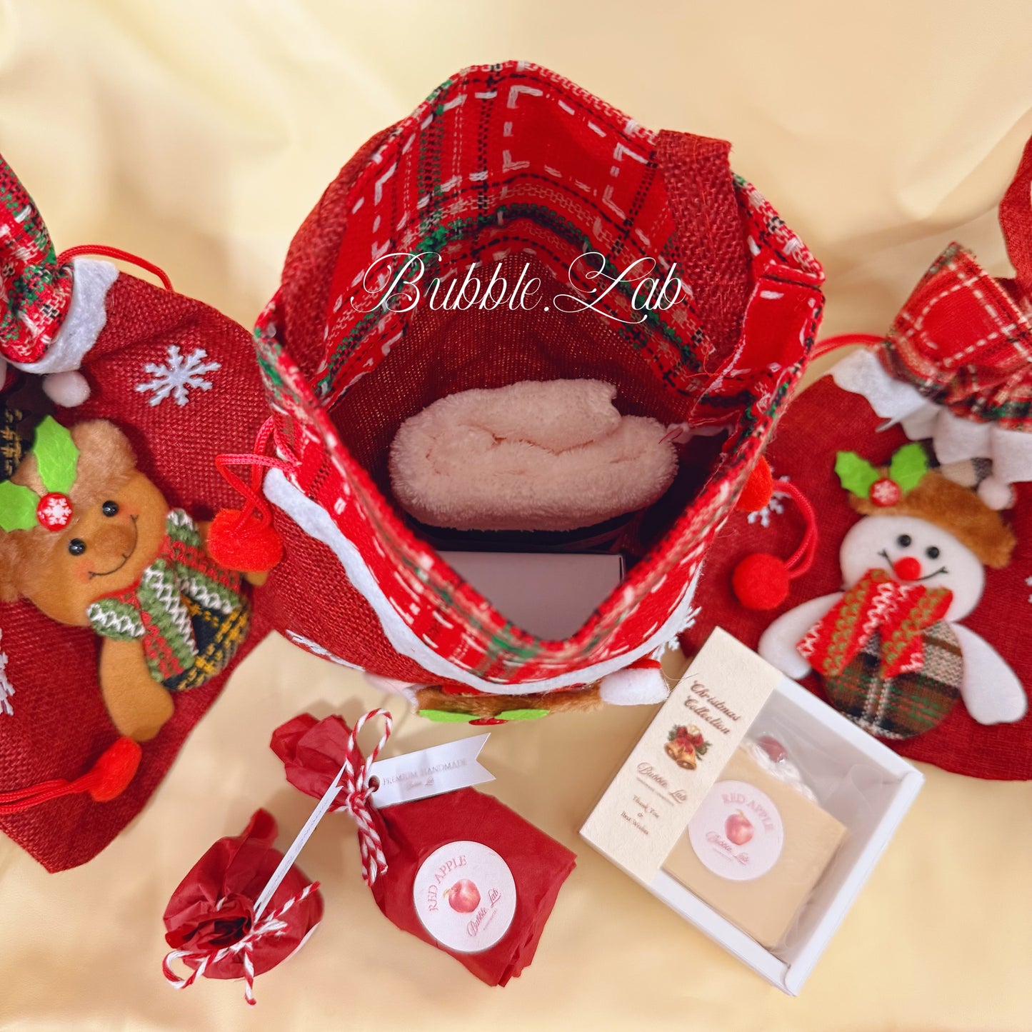 🎄 Christmas Burlap-Style Gift Bags